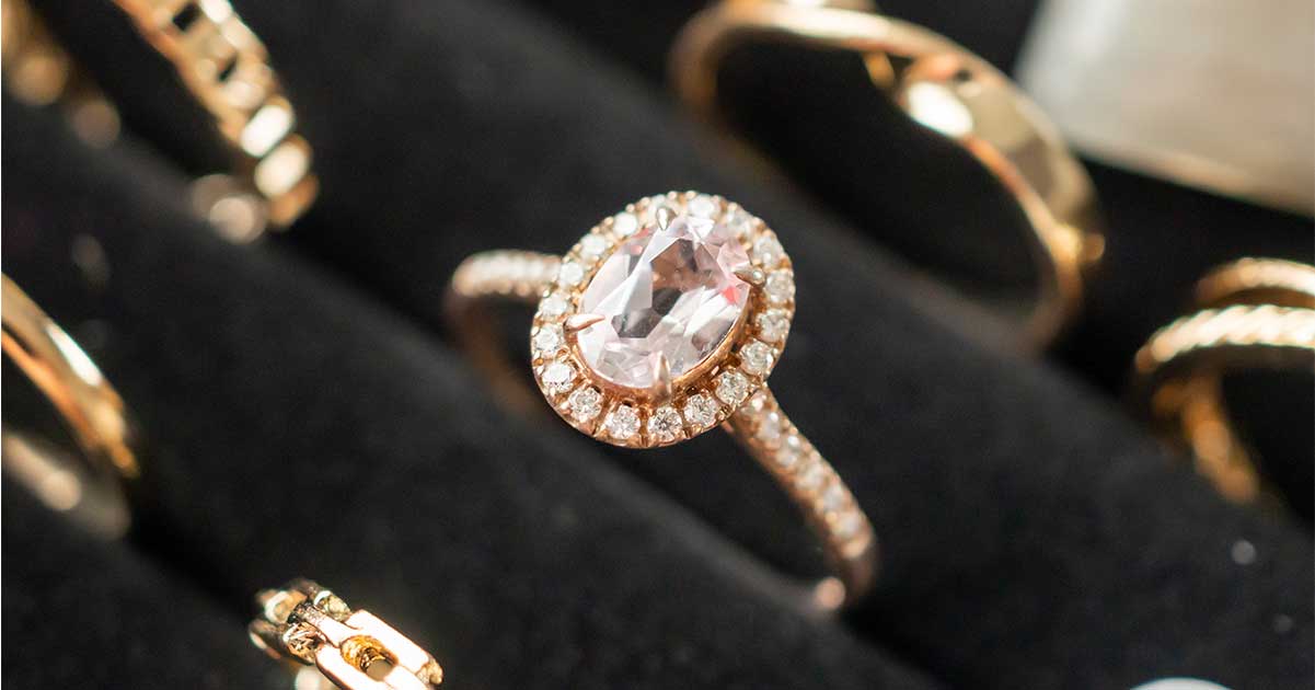 Gold and Diamond Buyers: How to Choose the Right One 